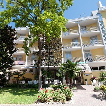 Hotel Park Spiaggia Градо Экстерьер фото