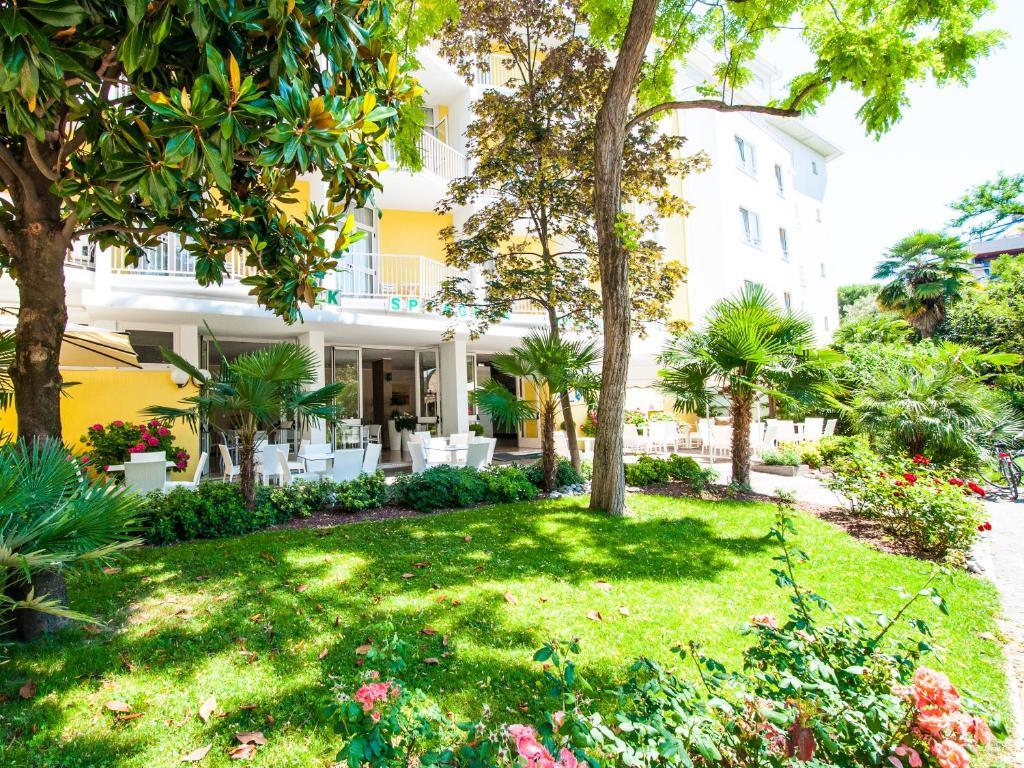 Hotel Park Spiaggia Градо Экстерьер фото